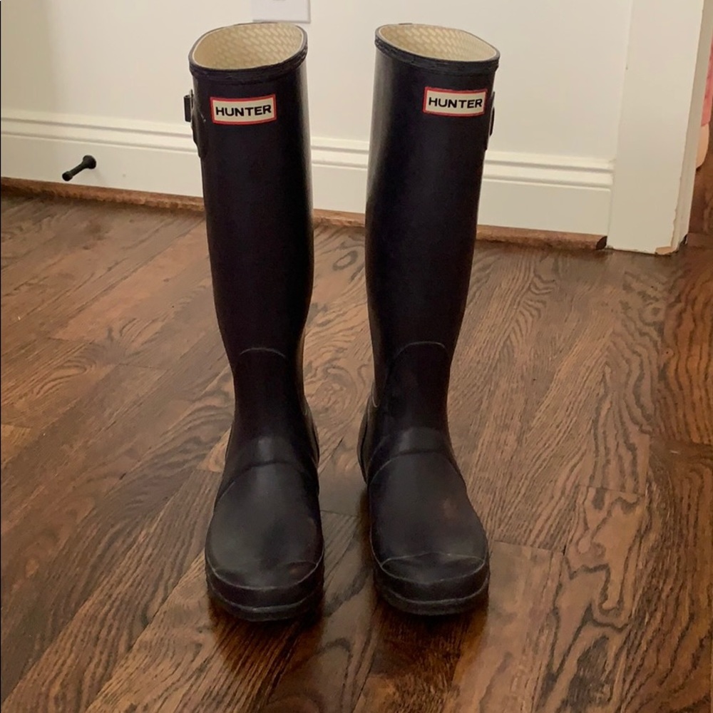 Hunter Rain Boots in hard to find color Aubergine!
